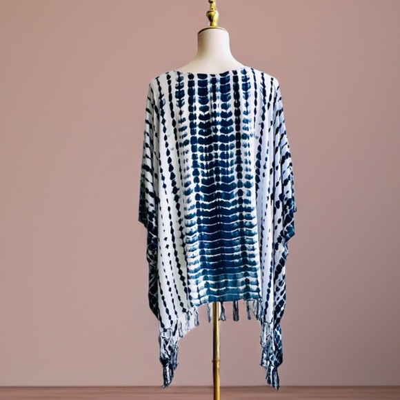 0098/ White and Navy  Blue Tie Dye  Poncho with fringed, Short Kaftan - Picture 5 of 8